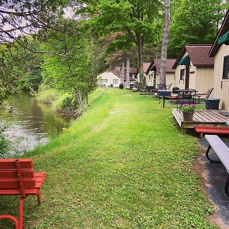 Betsie Riverside Resort Benzonia Ngoại thất bức ảnh